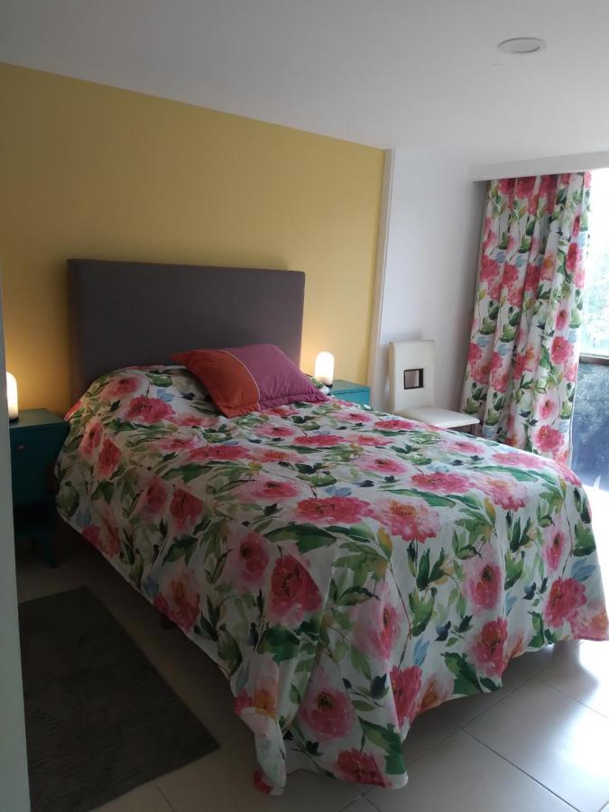 Charming Sunny Bedroom Overlooking Beautiful Amsterdam Avenue In Best Condesa Area Ciudad de México Exteriér fotografie